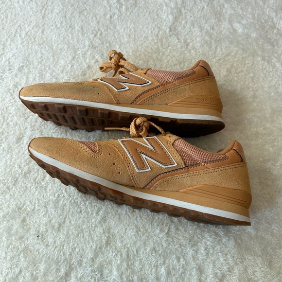 New Balance® X J.Crew 996 women's tonal sneakers - Picture 5 of 5